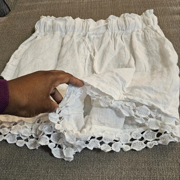Valentina Naldi Linen Boho White Lace Trim High Rise Coastal Shorts Size 2 - Picture 3 of 6